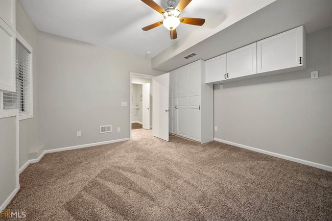 Building Photo - 5213 Willow Mill Dr