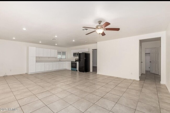 Photo - 2828 E Chipman Rd Apartment