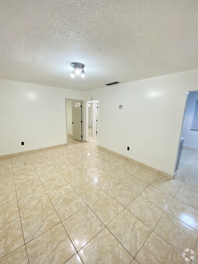Building Photo - 1493 NE 148th St