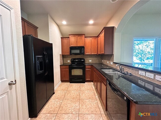 Foto del edificio - 2020 Meadow View Dr