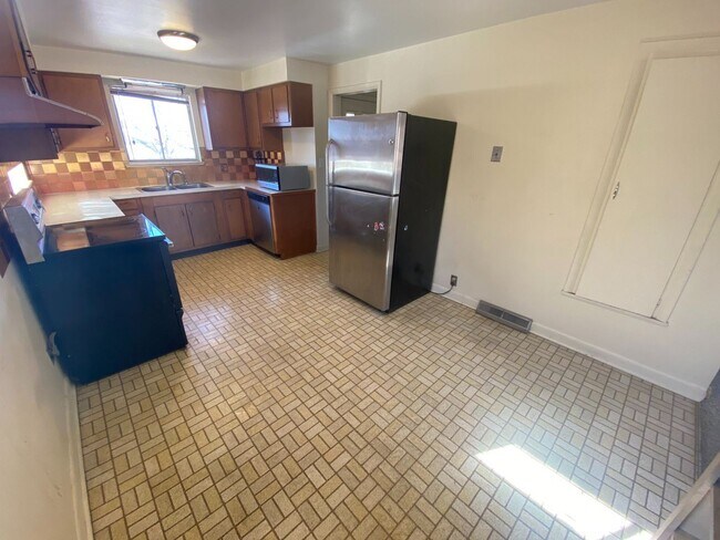 Building Photo - 3 br, 2 bath House - 3821 S Fox St
