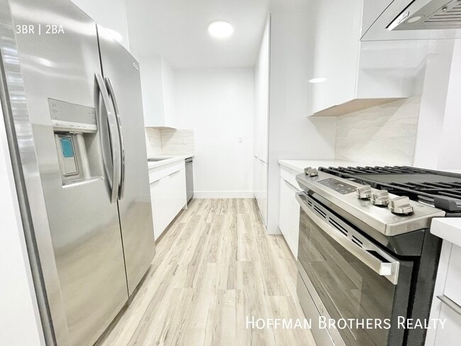 Building Photo - 634 Flower Ave