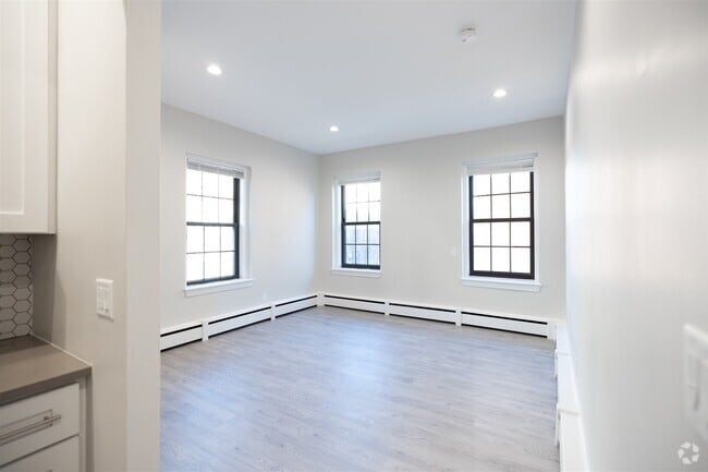 Building Photo - 99 Saint Botolph St