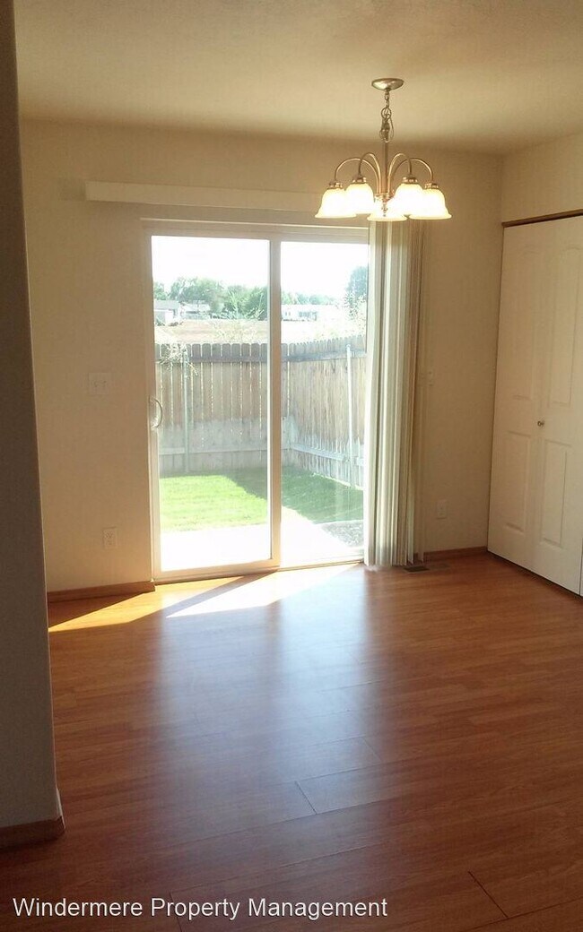 Building Photo - 3 br, 2 bath Apartment - 167 NW Maria St #1