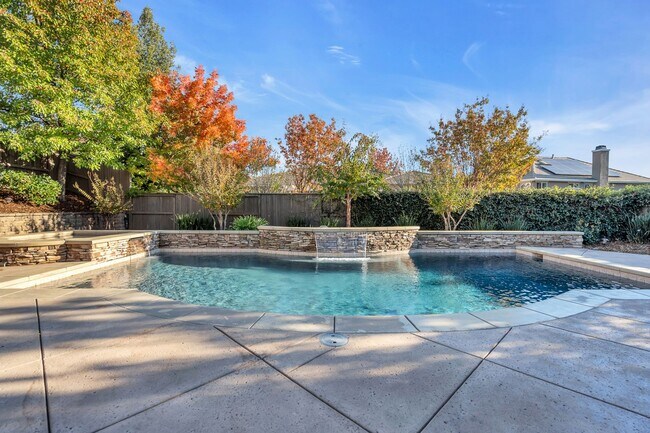 Building Photo - Gorgeous Single Story Home with a Sparklin...