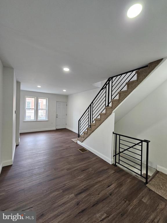 Foto del edificio - 3173 Salmon St