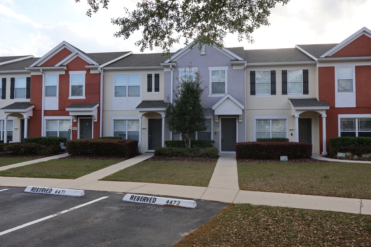 Building Photo - 4471 SW 49th Ave