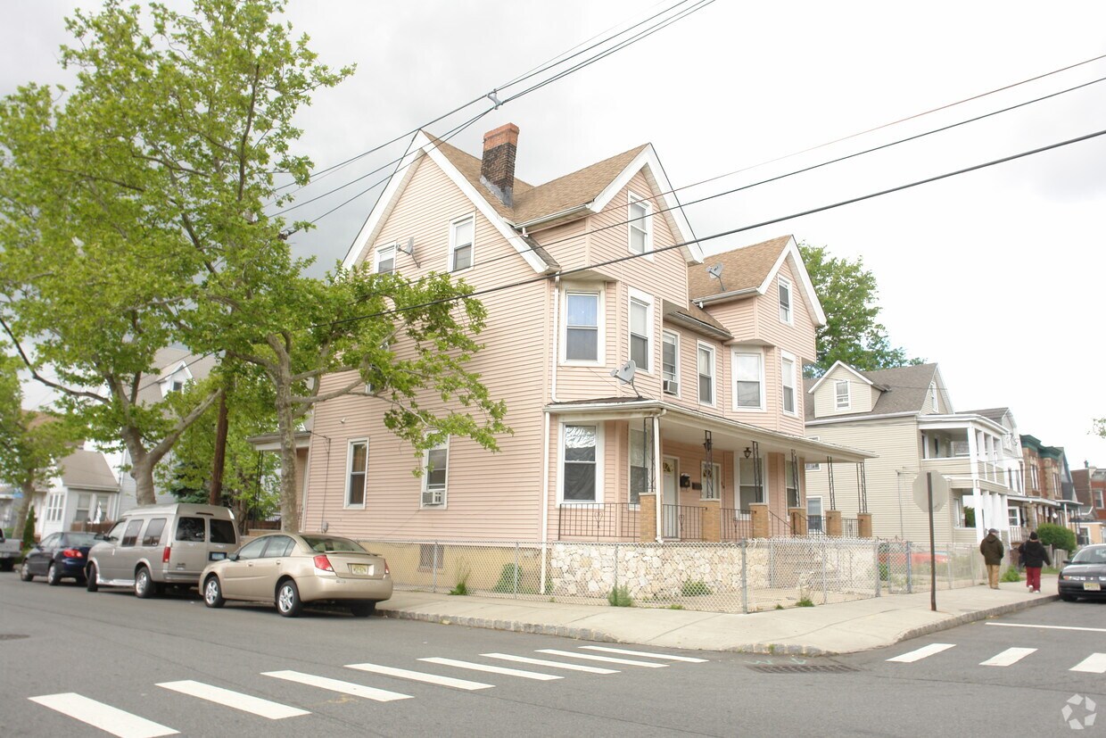 Building Photo - 87-89 1st St
