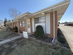 Building Photo - 3814 North Sheridan Knolls Court