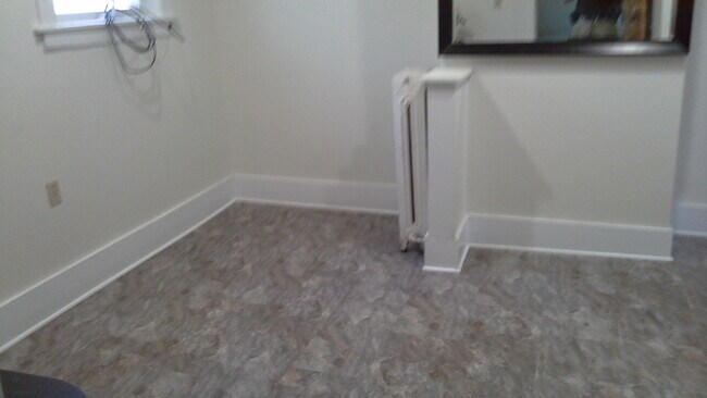 Common room - 931 E State St