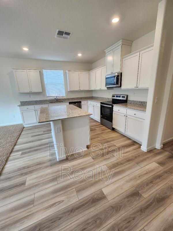 Building Photo - 5532 Sunhaven St