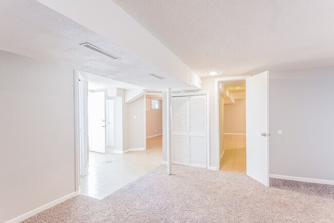 Foto del edificio - Three Bedroom, Two Bath Ranch in KC, MO!