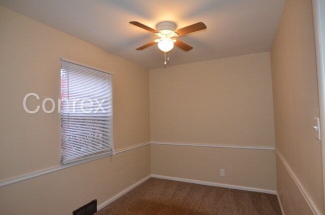 Foto del edificio - 5635 Coburn Ave