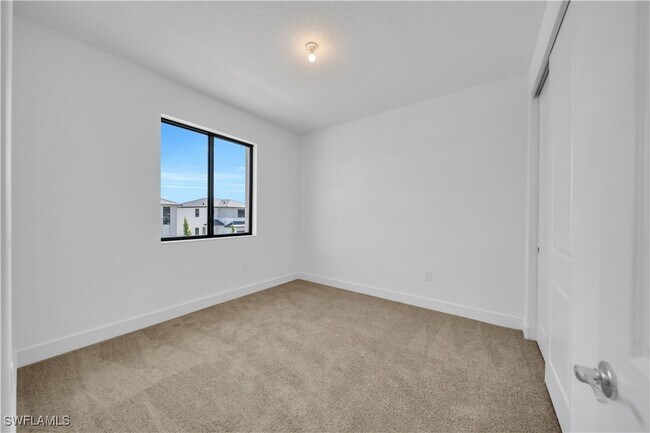 Foto del edificio - 5836 Agostino Way