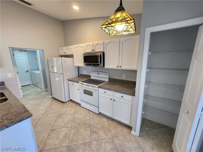 Foto del edificio - 4126 SW 8th Pl