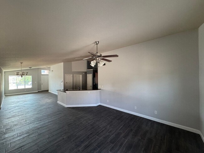 Foto del edificio - Charming smart 3BR House in El Paso with S...