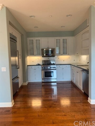 Building Photo - 59 Sable