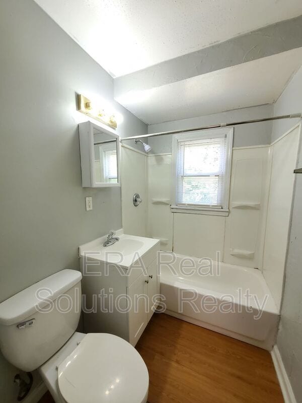 Building Photo - 1734 E Whittier St