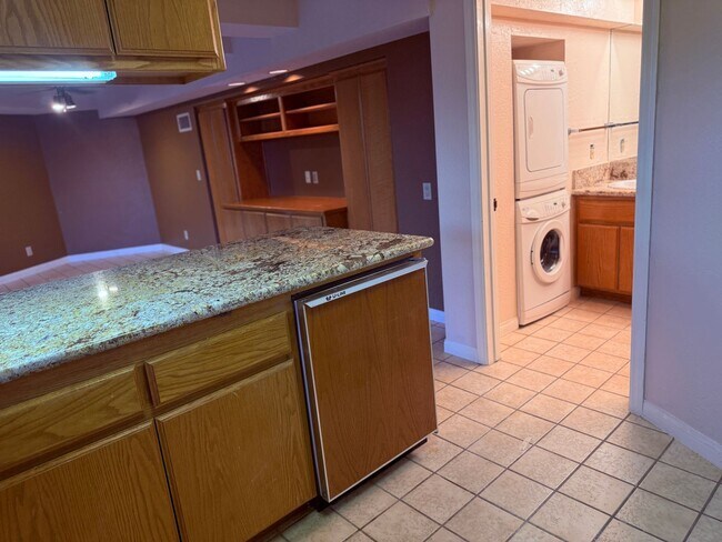 Foto del edificio - Ranch Bernardo Guest House 1br 1 bath granite kitchen All appliances Washer & Dryer  $2240 For Lease