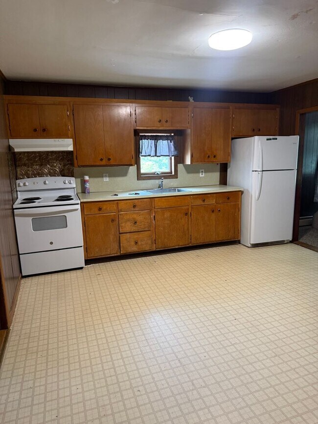 Building Photo - 36 Soule St