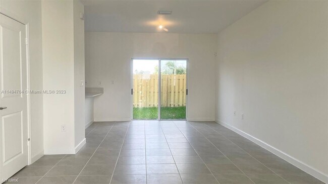Building Photo - 3 br, 2.5 bath House - 16213 SW 288th Ter
