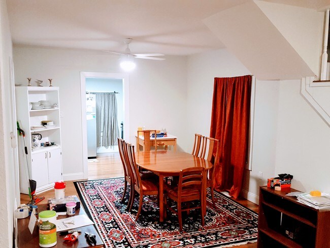Foto del edificio - 4239 Dix St NE