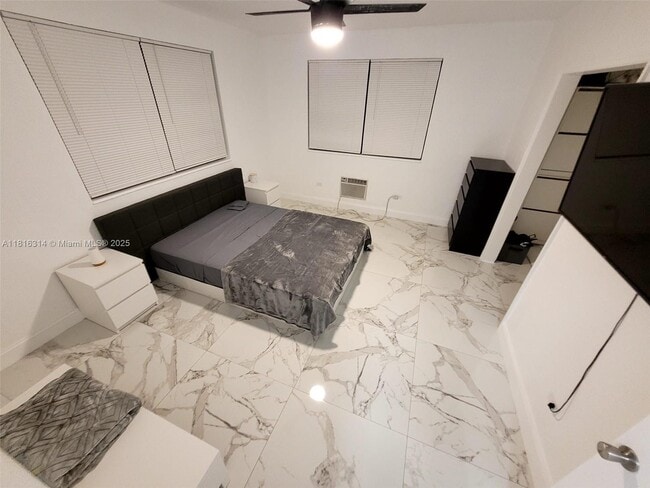 Foto del edificio - 7320 Carlyle Ave