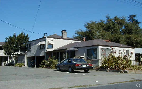 Building Photo - 127 Lincoln St