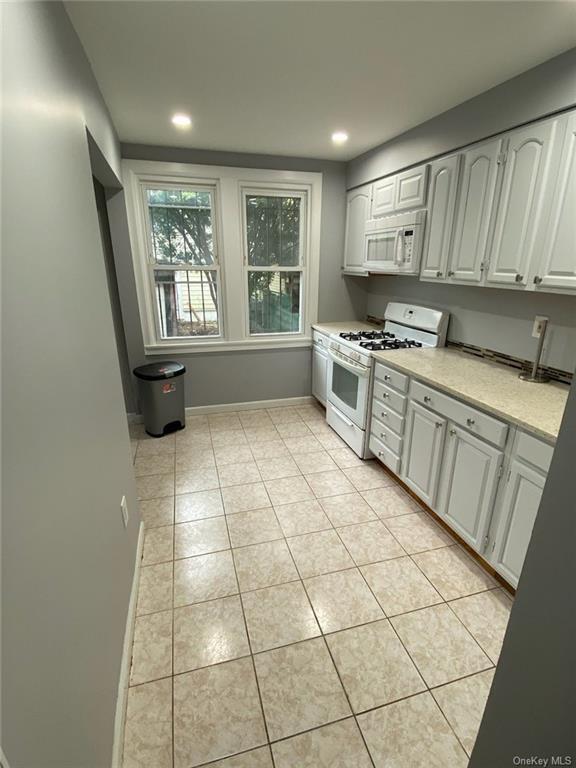 Foto del edificio - 169-06 116th Ave