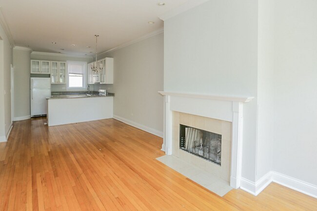 Foto del edificio - 3852 N Southport Ave