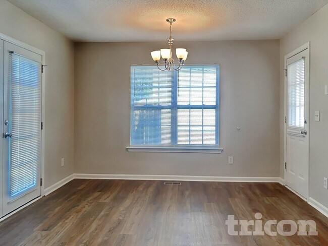 Building Photo - 38 Coachmen Ct