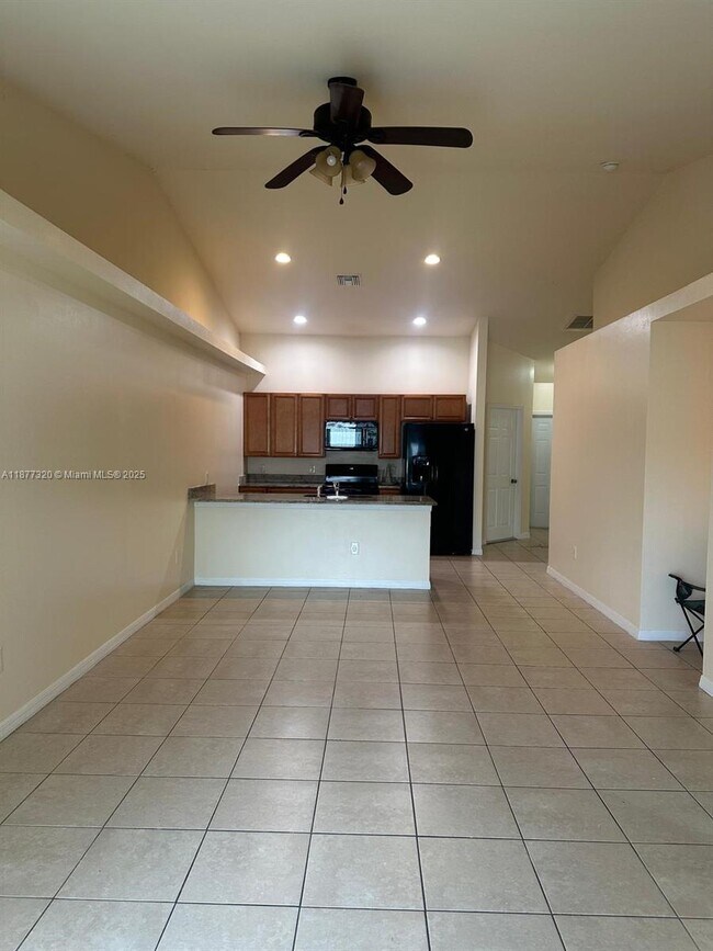 Foto del edificio - 409 Nicholas Pkwy W