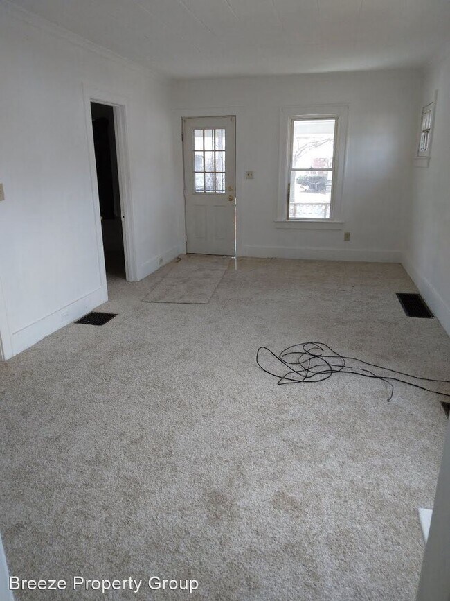 Foto del edificio - 2 br, 1 bath House - 2050 Berdan Ave