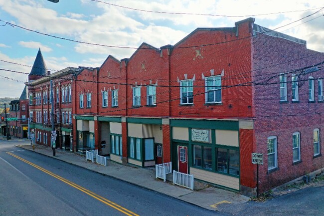 Building Photo - 109 W Lincoln Ave