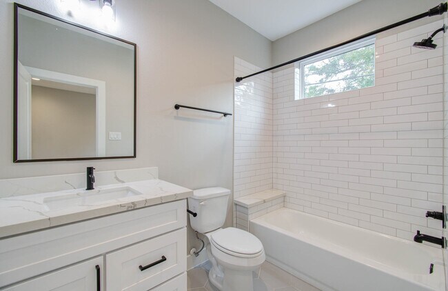 Foto del edificio - 10914 Fire Creek Dr