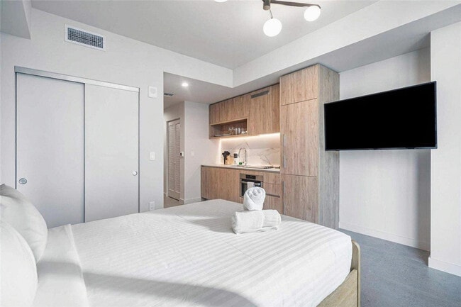 Building Photo - 11 NE 6th St