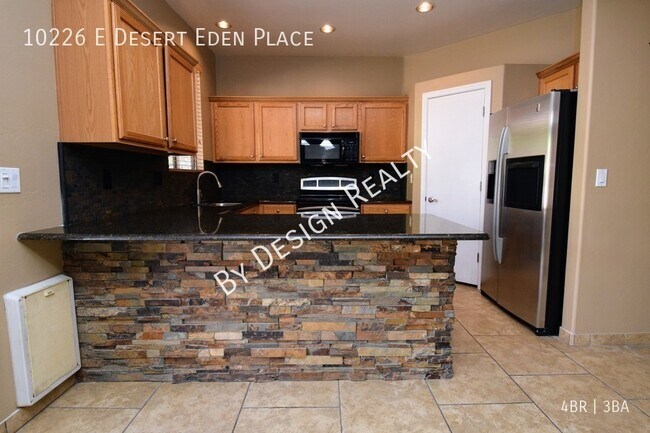 Building Photo - Warm and Rustic Rita Ranch 4 Bed 2.5 Bath ...