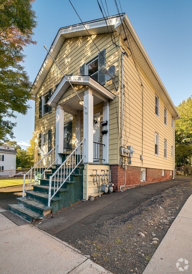 Building Photo - 185 Willow St