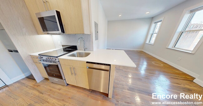 Building Photo - 106 Queensberry St