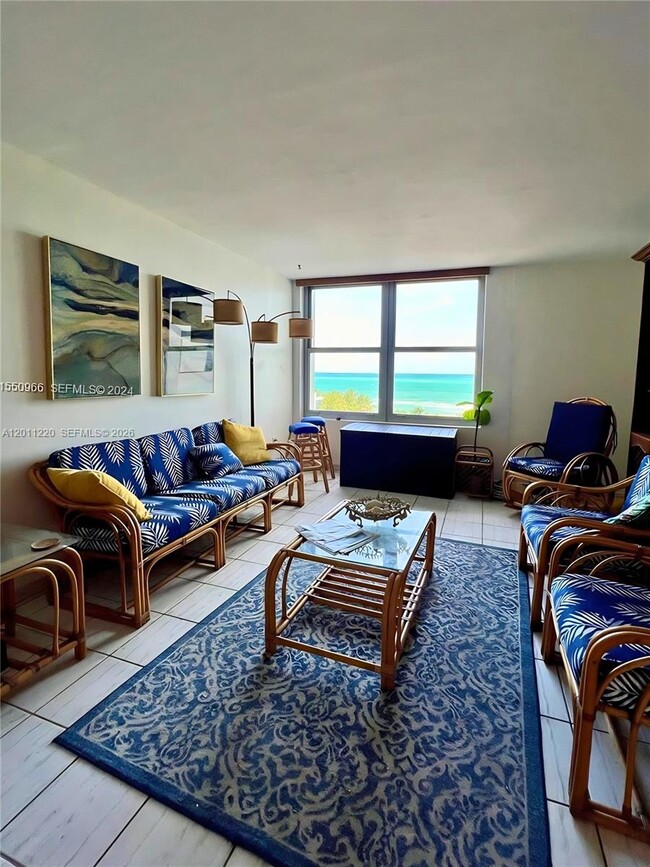 Building Photo - 2899 Collins Ave