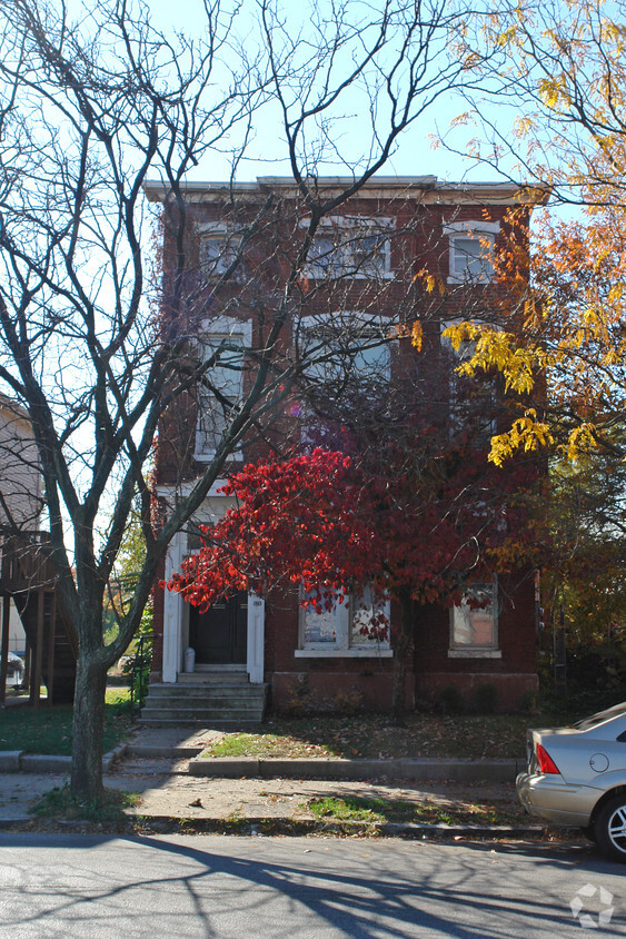 Building Photo - 526 W Breckinridge St