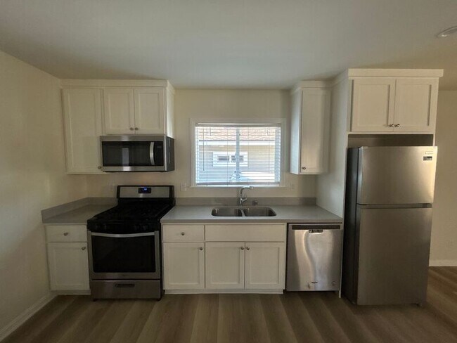 Foto del edificio - 10038 Tujunga Canyon Blvd