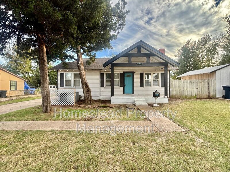 Foto principal - 2132 SW 51st St