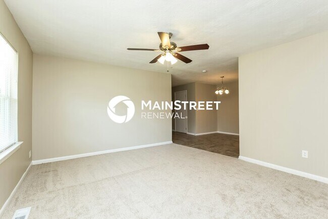 Foto del edificio - 4 Bedroom Pet-Friendly Home in Rex, GA wit...