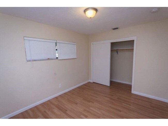 Building Photo - 1041 NW 27th Ave