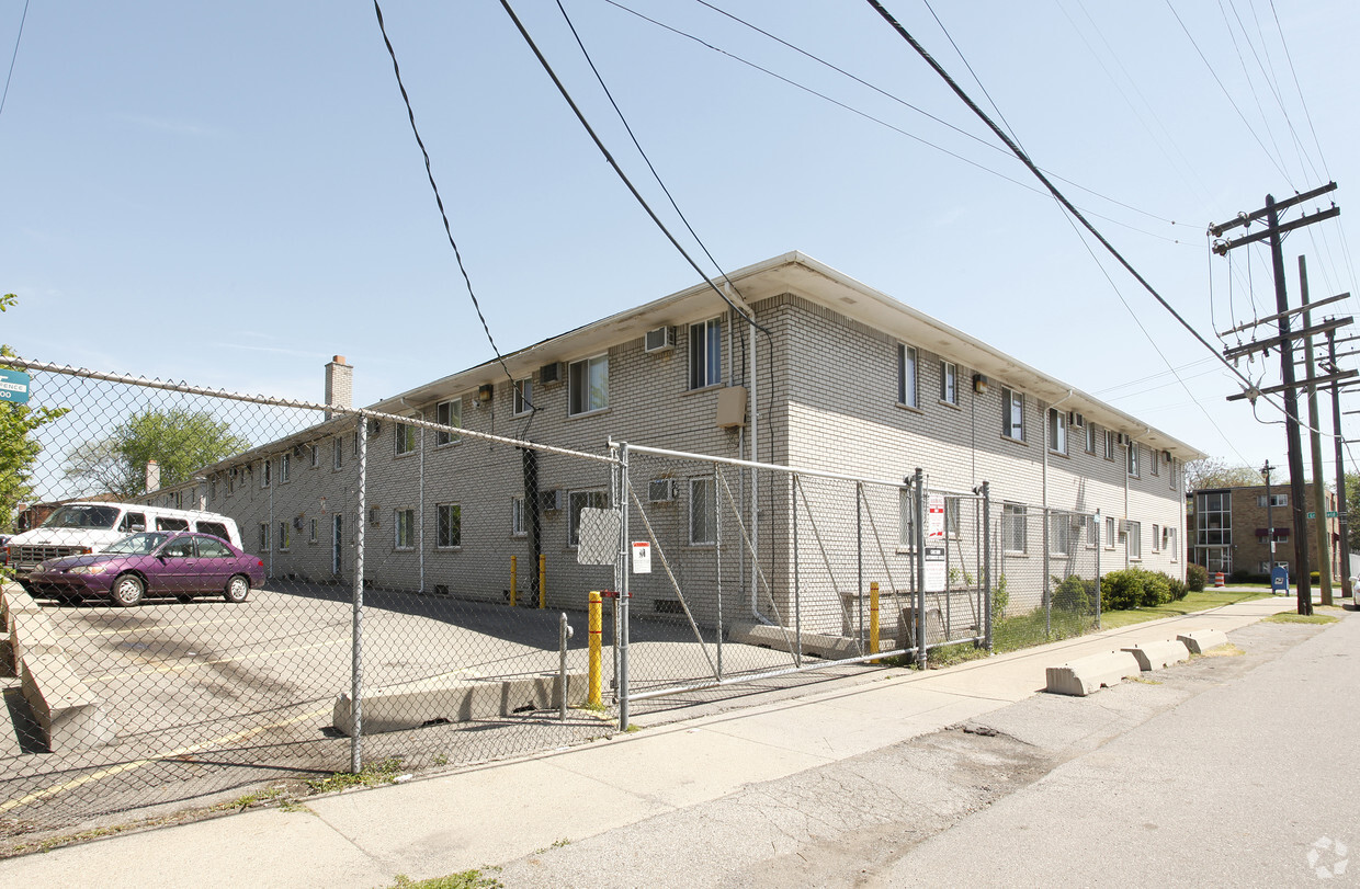 Building Photo - Greenfield Square Apartments