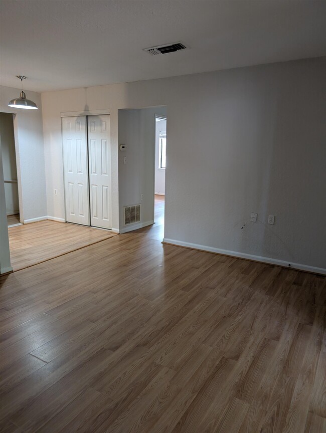 Building Photo - 317 Mabry St