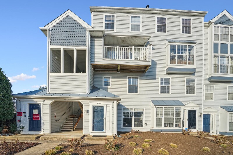 Foto principal - 3842 Clore Pl