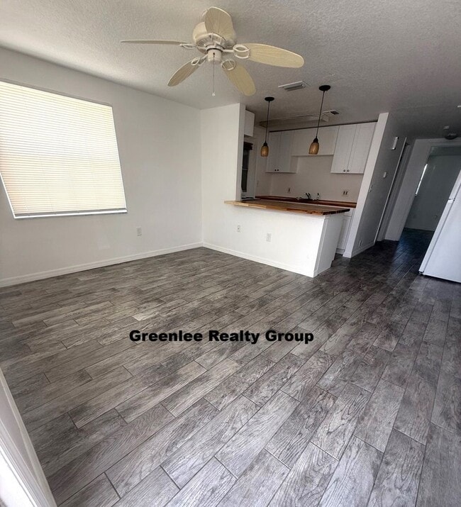 Building Photo - Adorable 2 Bed/2 Bath Villa in the 55+ New...