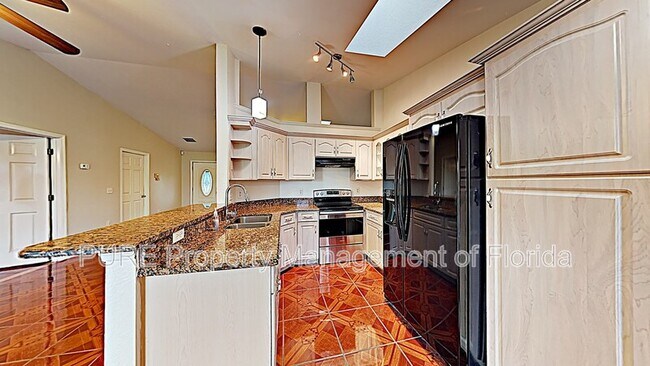 Foto del edificio - 2 Poplar Ct